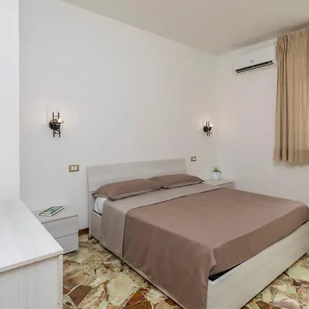 Sentiti A Casa - 3* Bronte